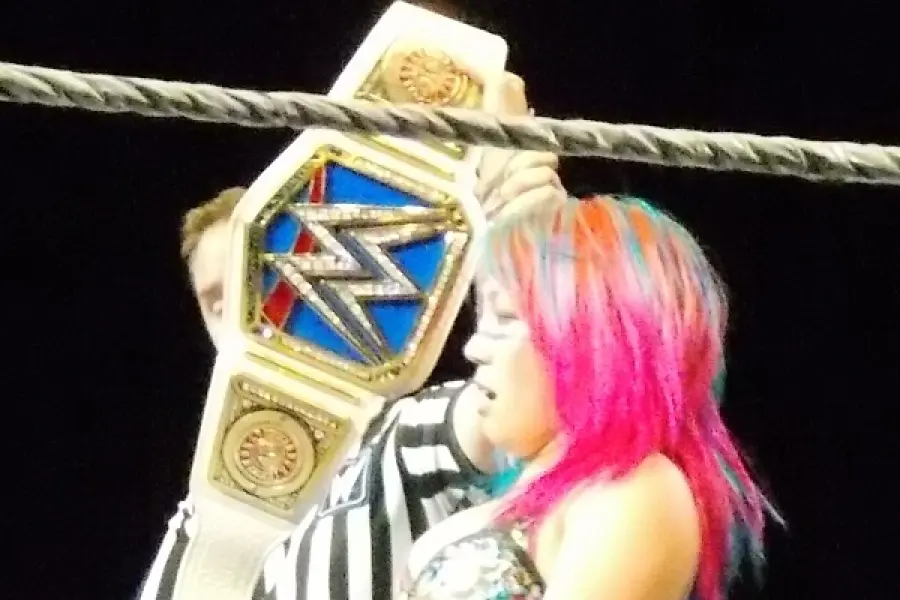 WWE, clamoroso cambio di titolo nell’ultima puntata di RAW!