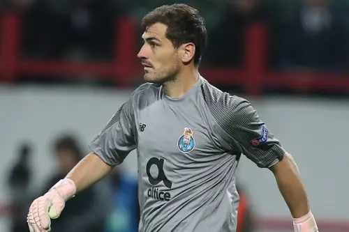 Iker Casillas non si ritira e a sorpresa torna ad allenarsi col Porto