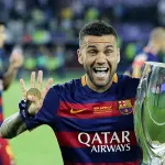 Dani Alves si accasa al Paris Saint Germain, Guardiola si infuria