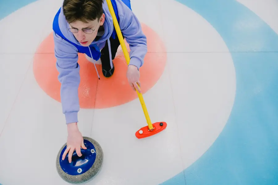 Curling regole: lo sport più tattico del ghiaccio